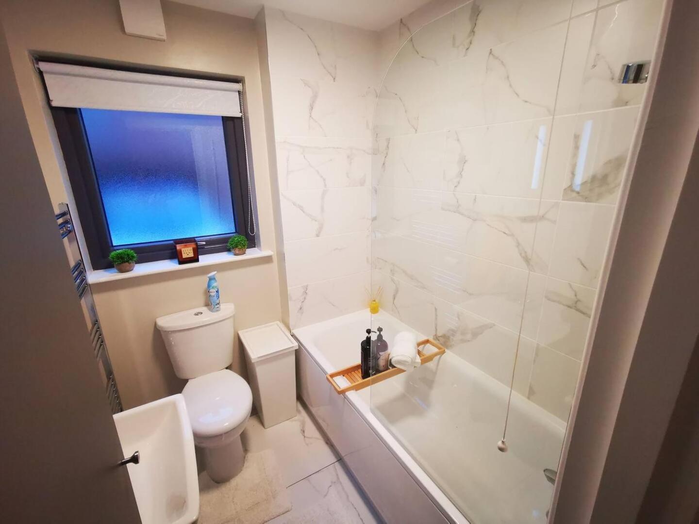 Belfast Central 2 Bedroom Luxurious Modern Stay Екстериор снимка