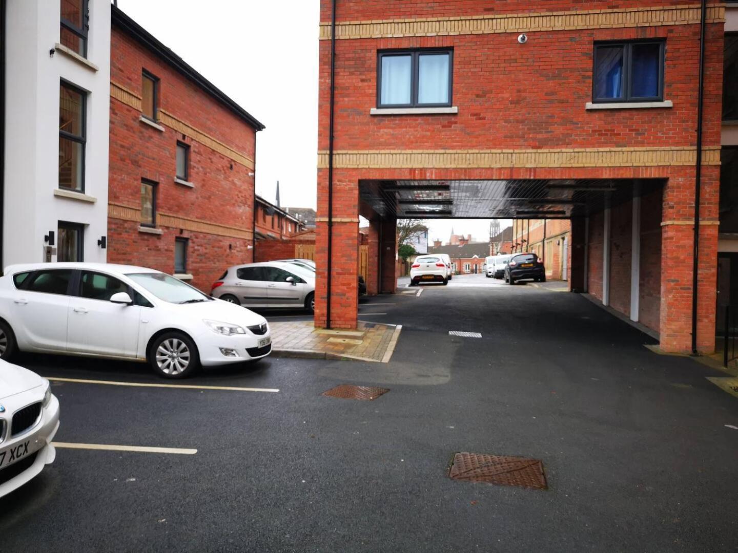 Belfast Central 2 Bedroom Luxurious Modern Stay Екстериор снимка