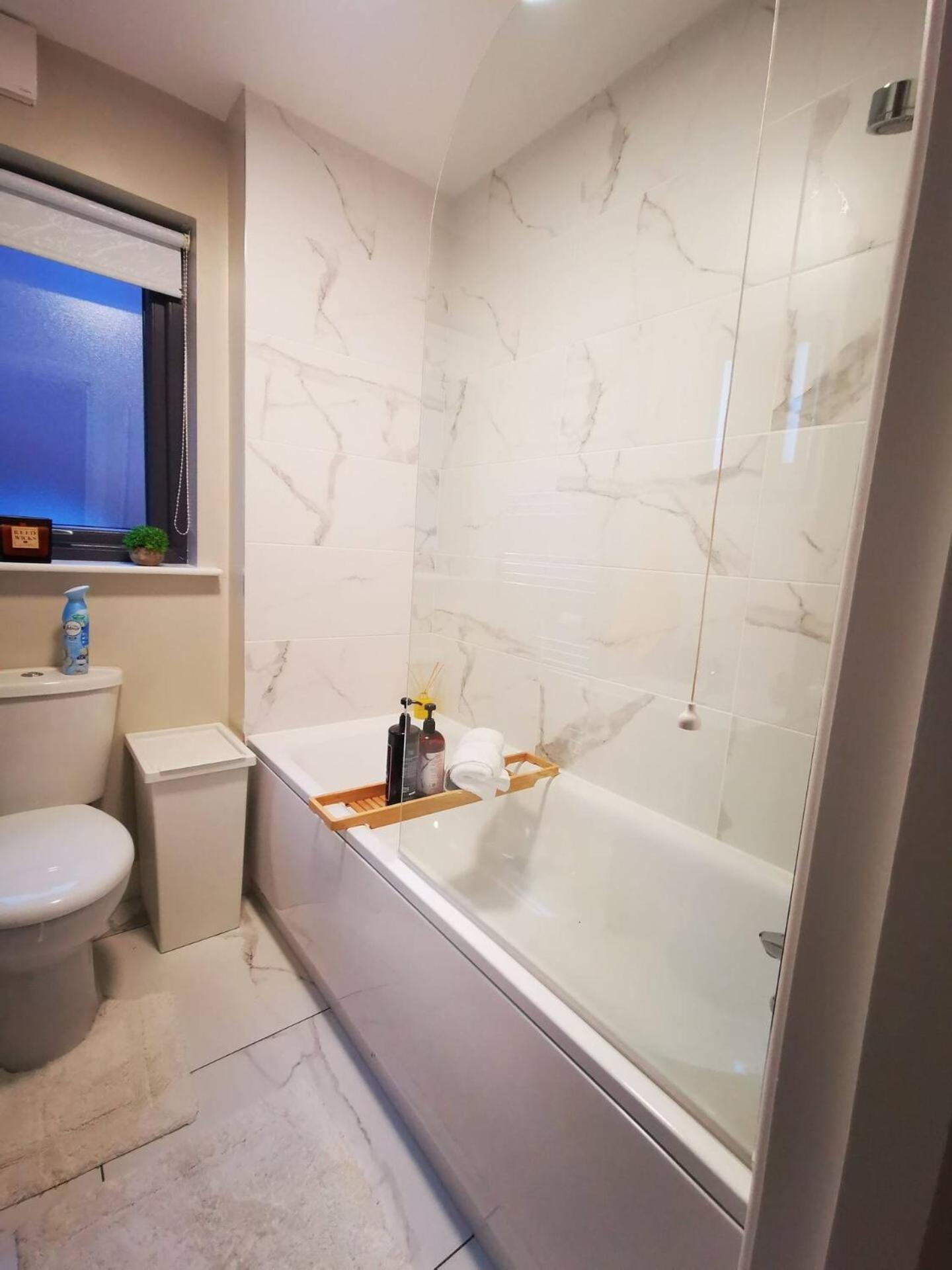 Belfast Central 2 Bedroom Luxurious Modern Stay Екстериор снимка