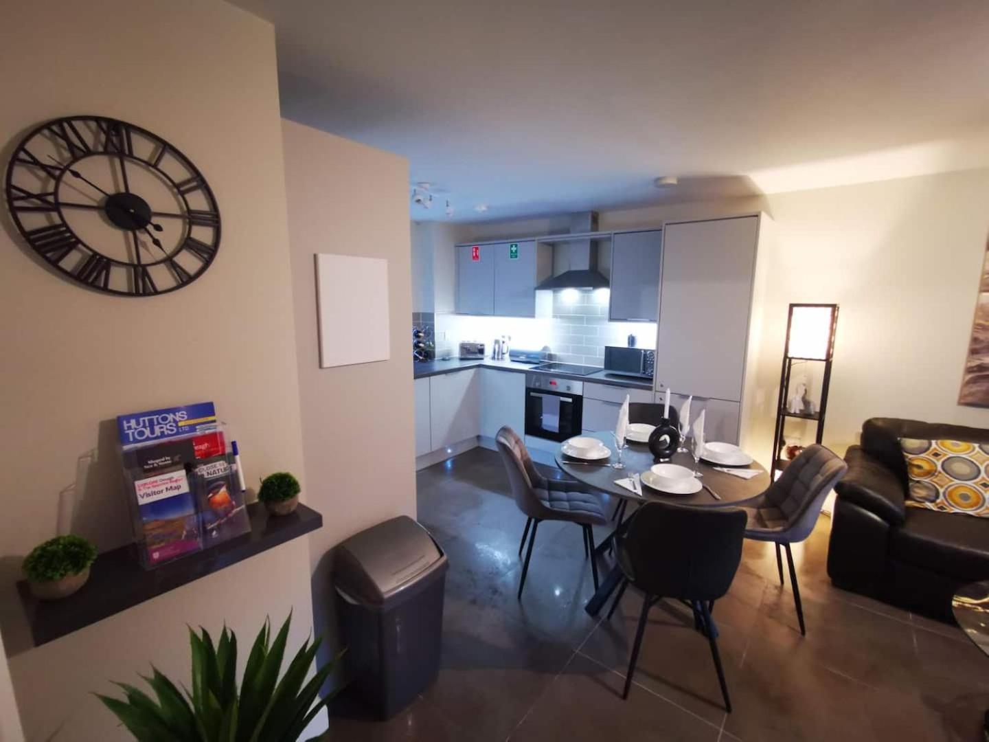 Belfast Central 2 Bedroom Luxurious Modern Stay Екстериор снимка