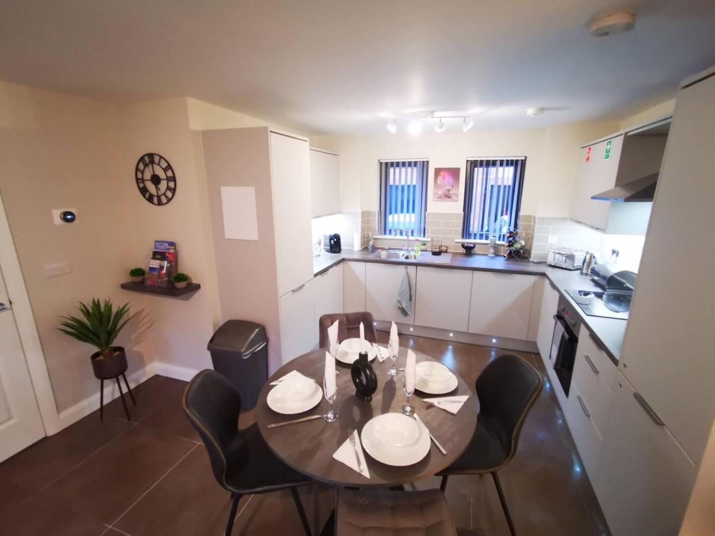 Belfast Central 2 Bedroom Luxurious Modern Stay Екстериор снимка